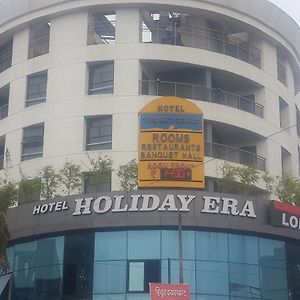 Hotel Holiday Era Opposite Railway Station